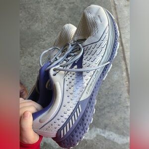 Brooks men’s shoes